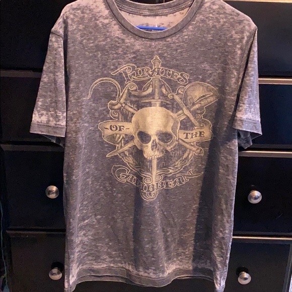 Disney Tops - Pirates of the Caribbean t shirt